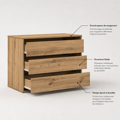 Commode en bois Briska avec 3 tiroirs spacieux, glissières métalliques et grand espace de rangement.