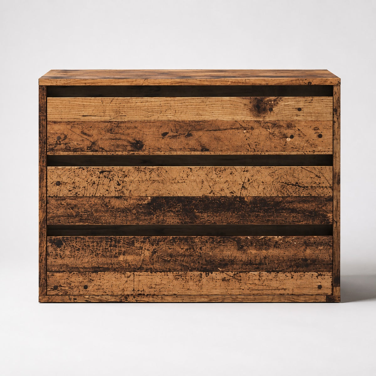 Commode en bois Briska, commode 3 tiroirs finition vieux bois au design authentique et intemporel.
