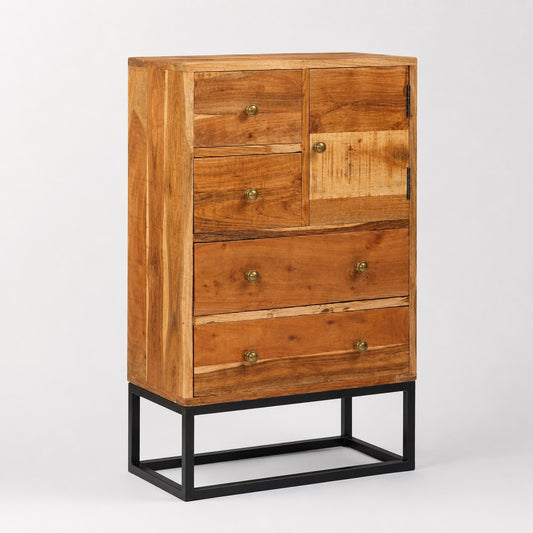 Commode en bois 5 tiroirs avec porte latérale, boutons dorés et piètement noir au style industriel.