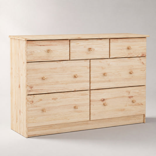 Commode en bois 7 tiroirs au design naturel avec grand espace de rangement, vue trois quarts sur fond clair.