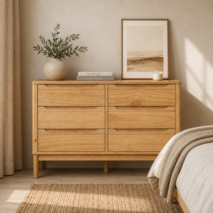 Commode 6 tiroirs en bois Zelio mise en scène dans une chambre beige chaleureuse et épurée
