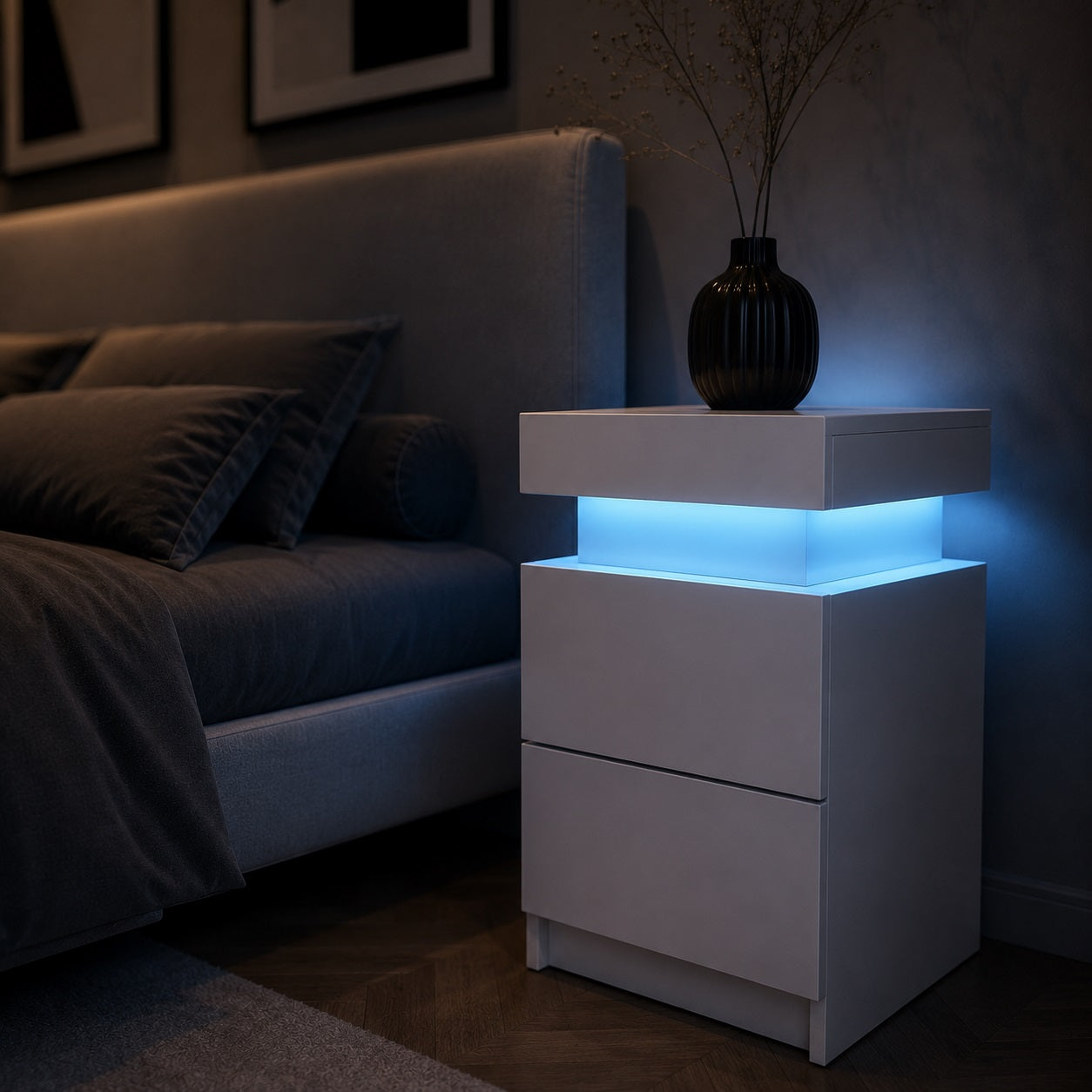 Table de chevet blanche avec led, idéale pour créer une ambiance lumineuse moderne dans la chambre.