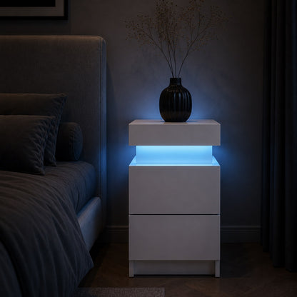 Table de chevet blanche avec led, design minimaliste et éclairage bleu pour une chambre contemporaine.