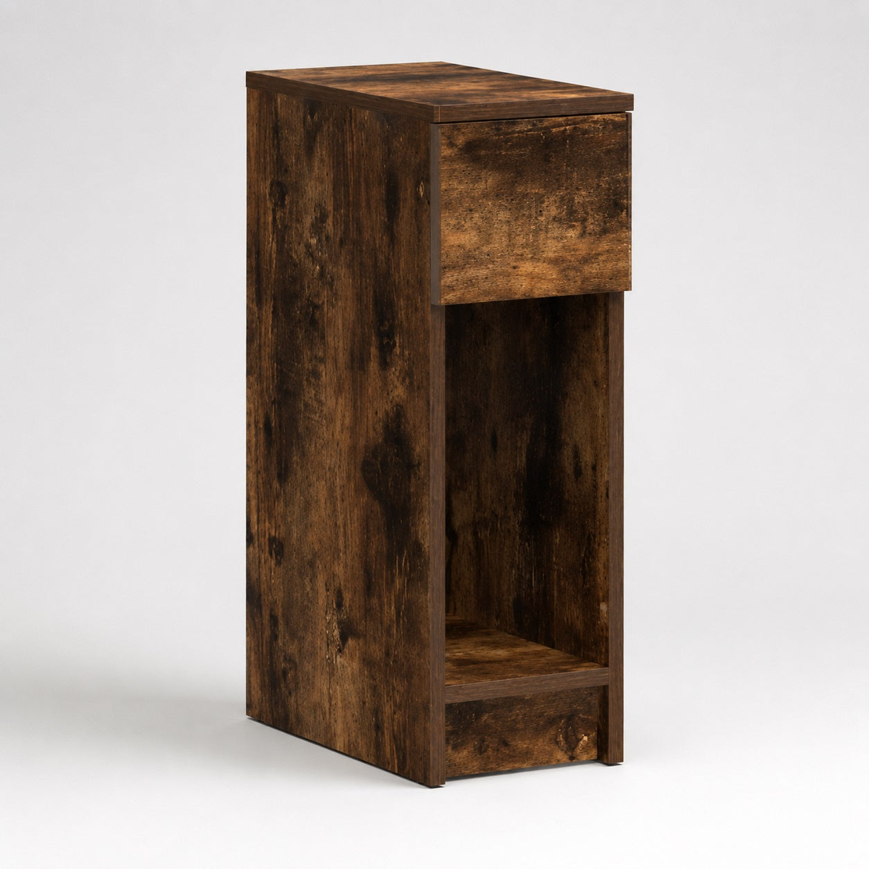 Table de chevet en bois haute finition chêne fumé avec tiroir et niche ouverte au style industriel chaleureux.