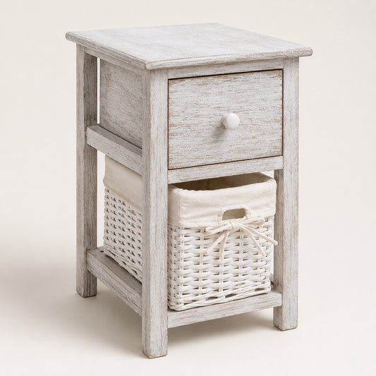 Table de chevet en bois design avec tiroir et panier en osier, style campagne chic et finition bois blanchi.