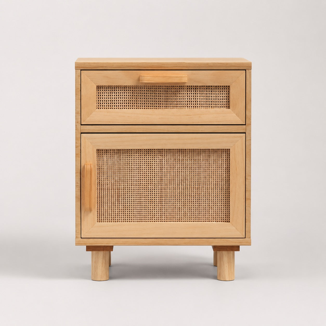 Table de chevet bois avec cannage en bois, design bohème chic avec tiroir et rangement fermé.
