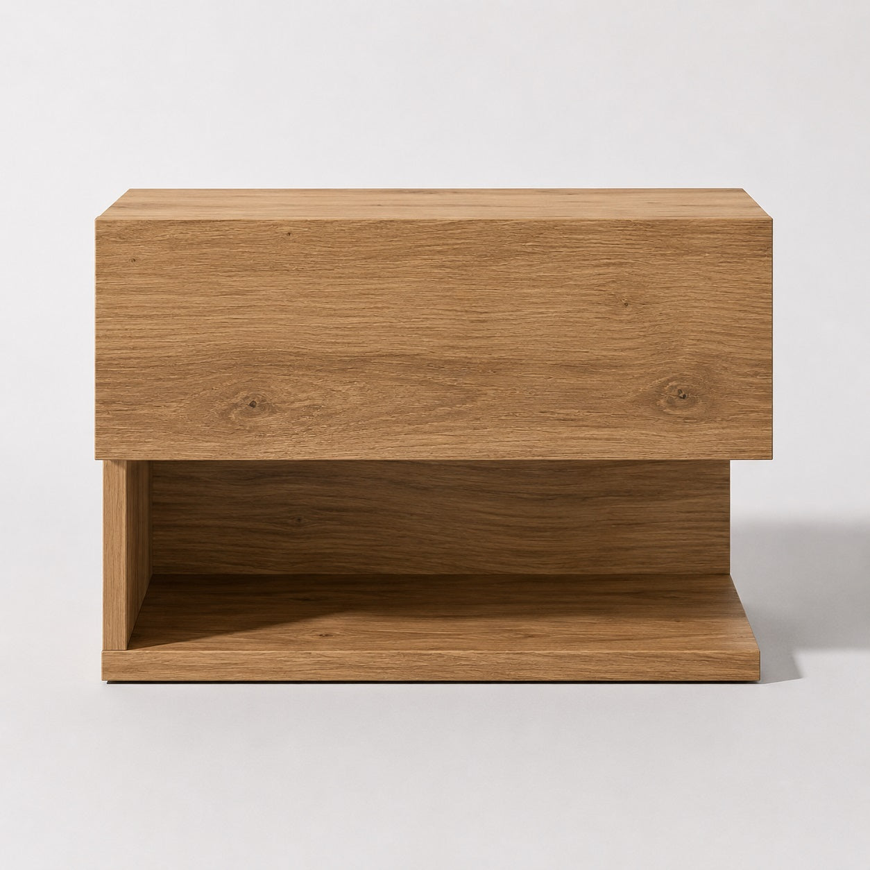 Table de chevet suspendue en bois finition chêne artisanal, vue de face avec niche de rangement.