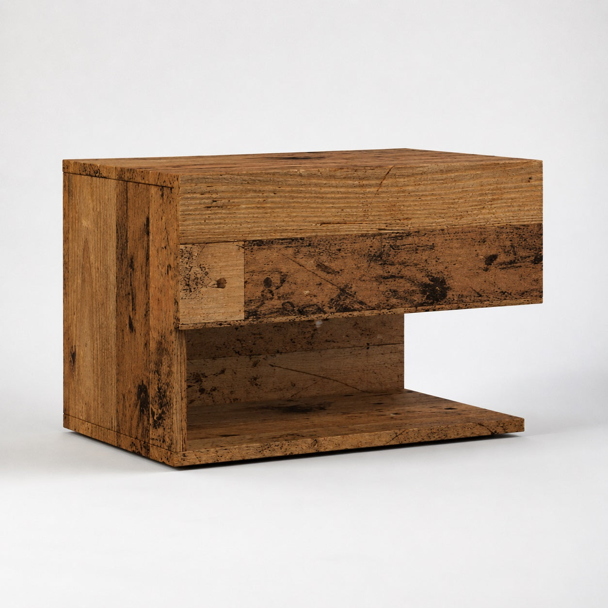 Table de chevet suspendue en bois finition vieux bois avec tiroir et niche ouverte, style authentique.