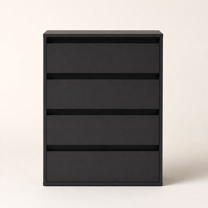 Commode noire 4 tiroirs vue de face avec lignes épurées et grand espace de rangement.