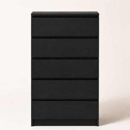 Commode 5 tiroirs noire au style moderne, parfaite pour compléter une chambre au design contemporain.