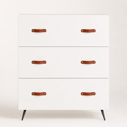 Vue de face de la commode blanche 6 tiroirs avec poignées effet cuir marron et pieds noirs inclinés.
