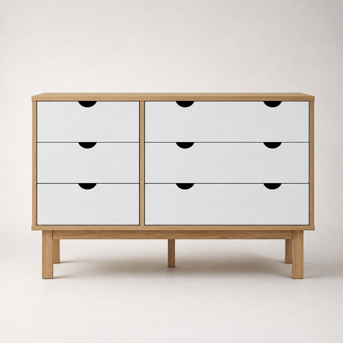 Commode en bois et blanche à six tiroirs, meuble scandinave élégant pour chambre ou salon contemporain.