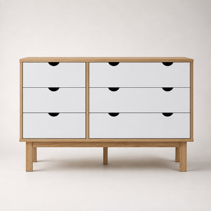 Commode en bois et blanche à six tiroirs, meuble scandinave élégant pour chambre ou salon contemporain.