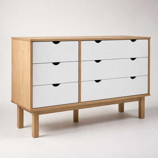Commode en bois avec façades blanches, commode blanche scandinave à 6 tiroirs pour chambre moderne.